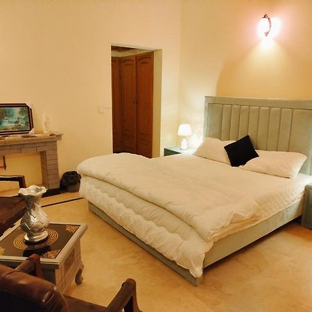 Royal Residential Hotel Исламабад Екстериор снимка