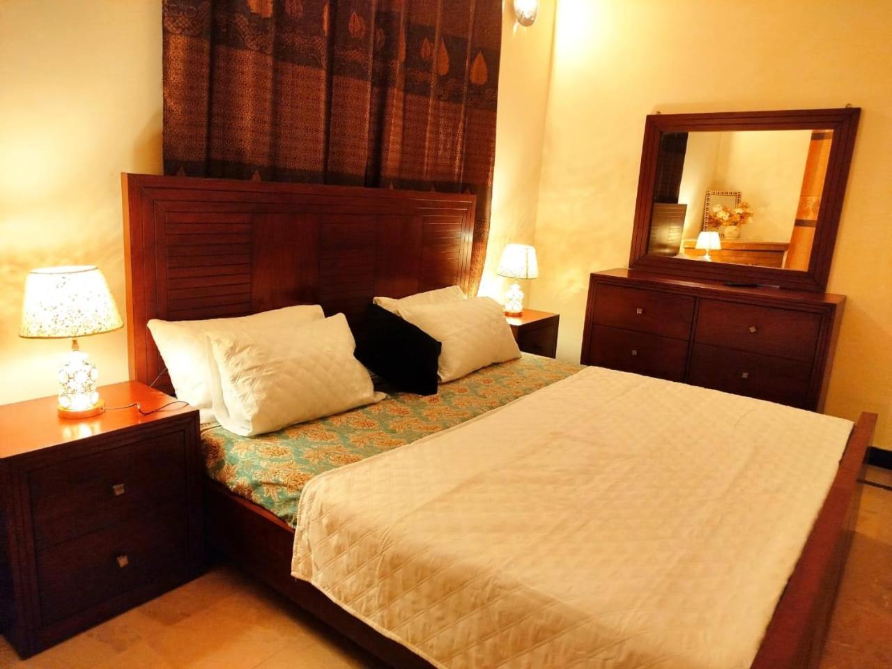 Royal Residential Hotel Исламабад Екстериор снимка