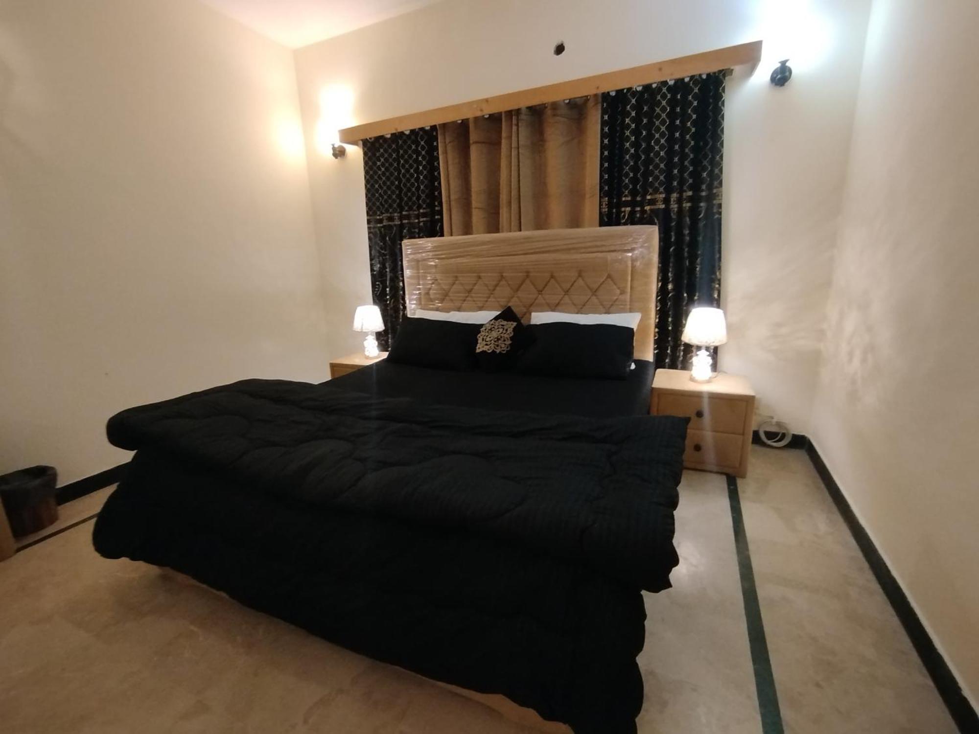 Royal Residential Hotel Исламабад Екстериор снимка