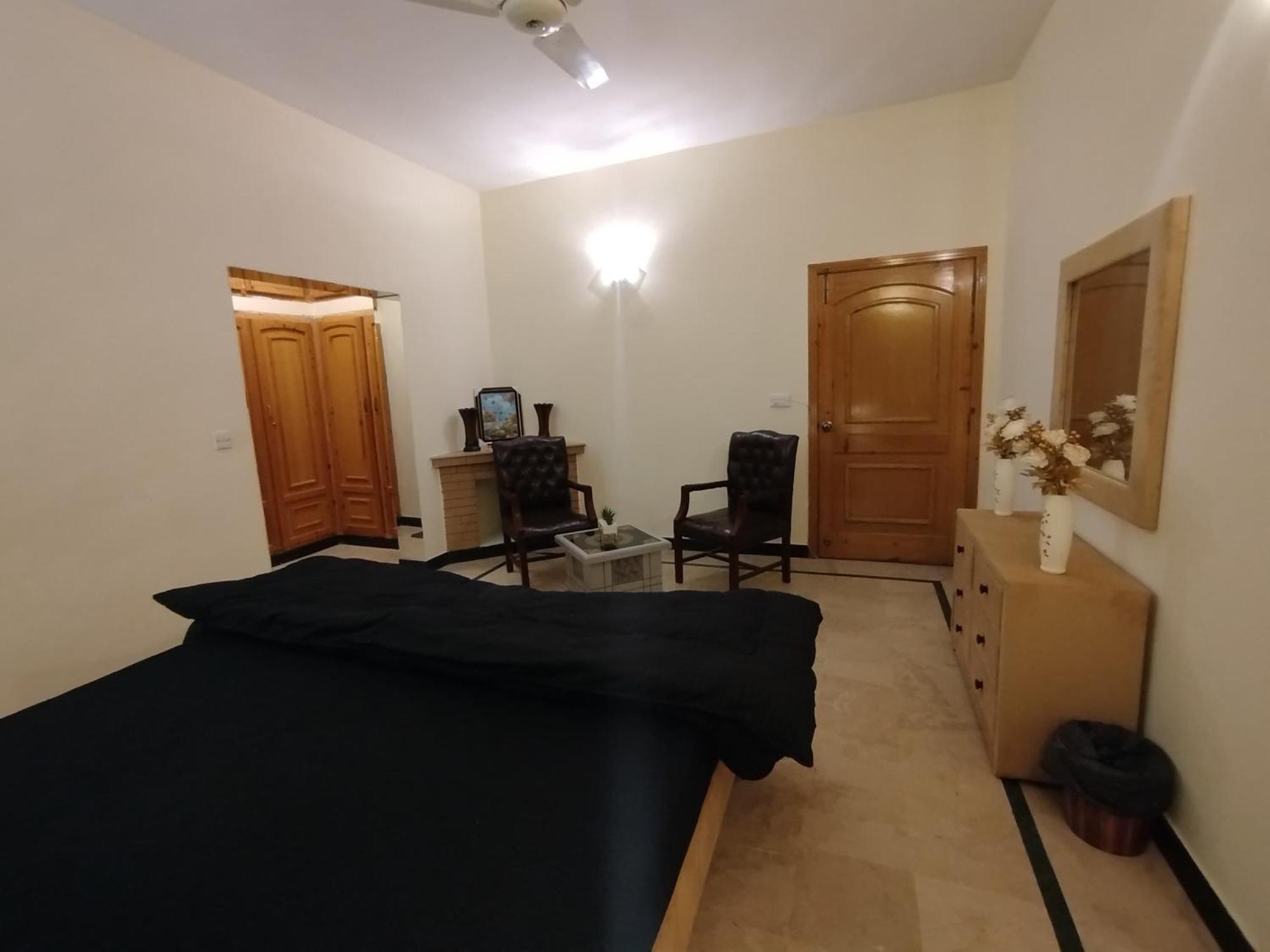 Royal Residential Hotel Исламабад Екстериор снимка
