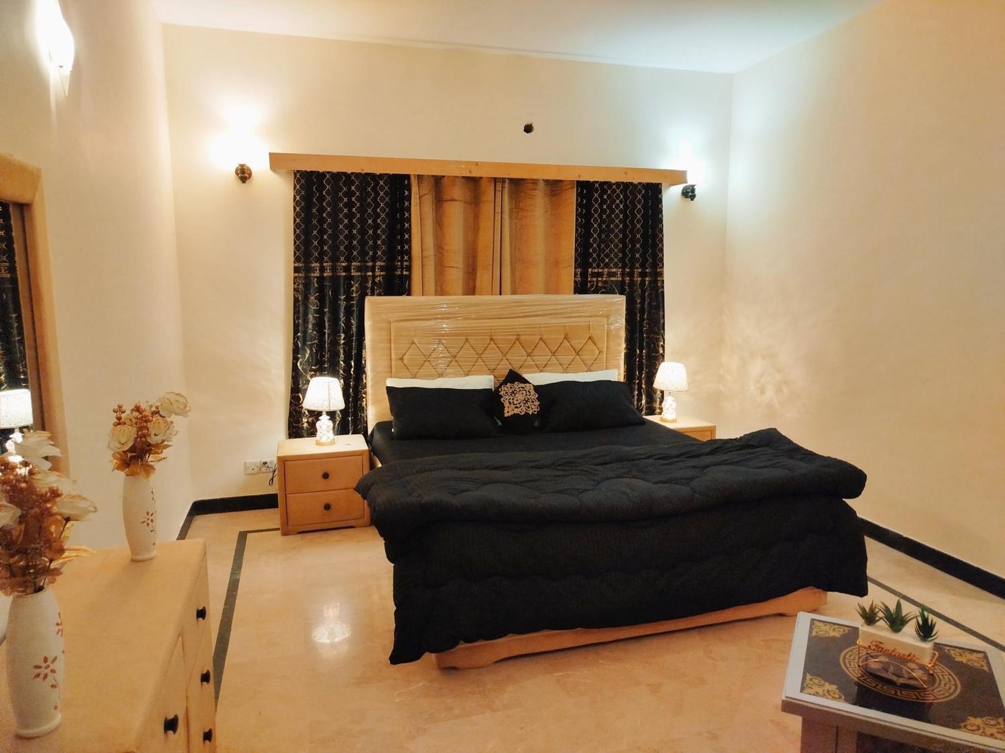 Royal Residential Hotel Исламабад Екстериор снимка