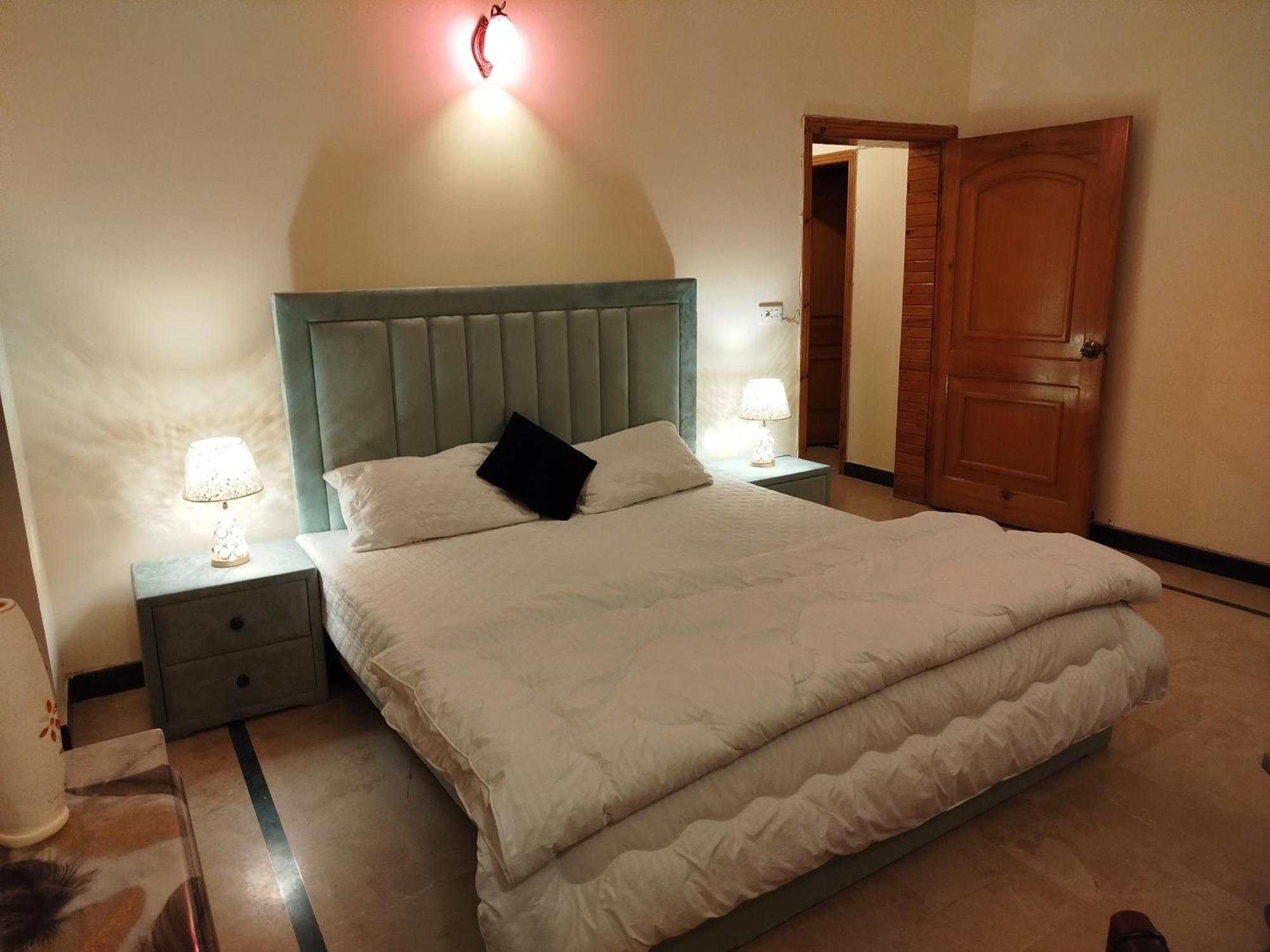 Royal Residential Hotel Исламабад Екстериор снимка
