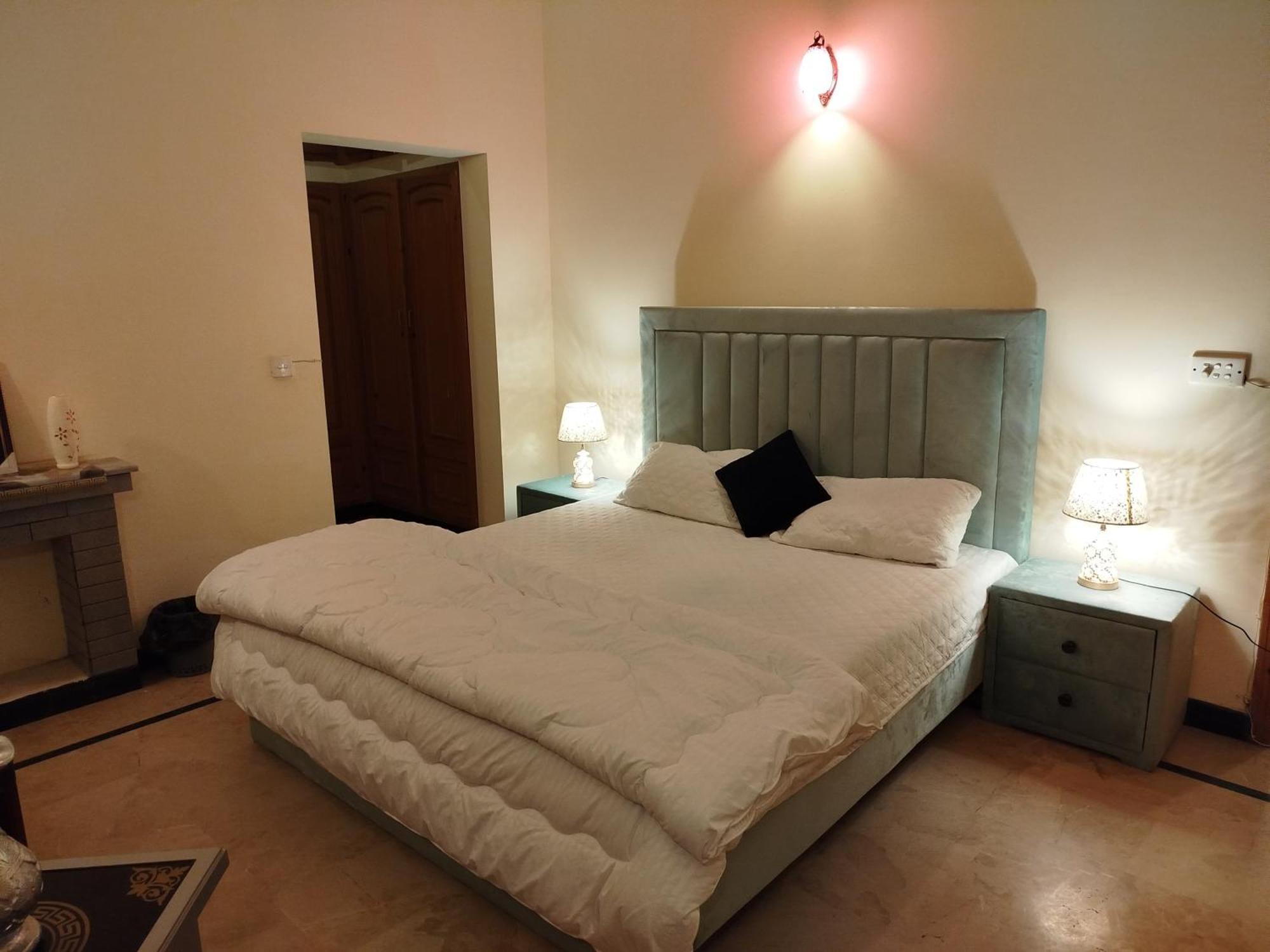 Royal Residential Hotel Исламабад Екстериор снимка